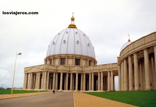 Basilica de San Pedro en Costa de Marfil, Africa 🗺️ Foros de Google Earth y Maps - Foro África