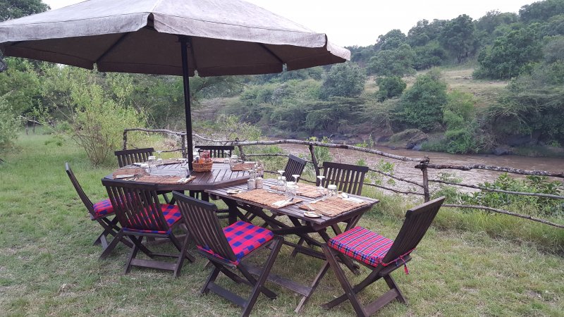 PREPARANDO LA CENA, Enkerende Tented Camp - Alojamiento en Masai Mara - Kenia 2