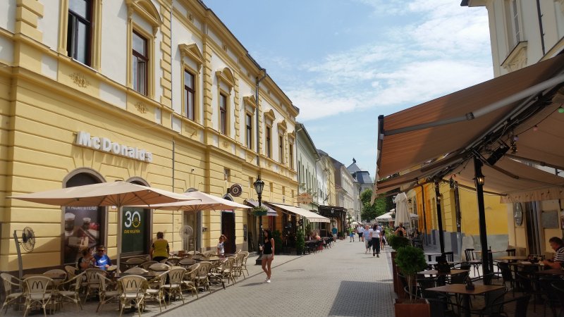 Calle de Eger, Viajar a Hungría: Qué ver, ciudades, rutas e itinerarios 2