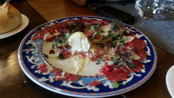 carpaccio de novilla con lascas de Idiazabal y helado de aceite de oliva, Restaurante Villa Lucía, Laguardia - Rioja Alavesa 2