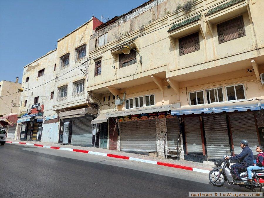 Comercio en el centro de meknes cerrados durante el día por el Ramadán, Ramadán, Eid al-Fitr, Eid al-Adha en Marruecos