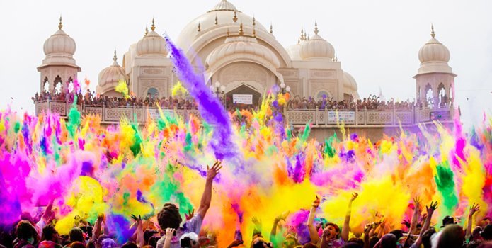 Celebrar la Festival (Holi) en India, MANOJ TIWARI : agente de viajes a India