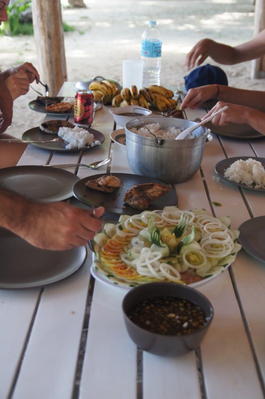 Comiendo en German Island (Port Barton), FILIPINAS: GASTRONOMÍA, RESTAURANTES 2