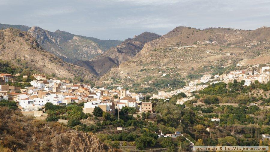 Guájar Fondón y Guájar Faragüit desde la carretera de Los Guájares, Ruta de Los Guájares: Vélez de Benaudalla a Béznar - Granada