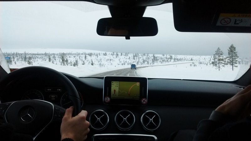 El que va conduciendo soy yo :), Finlandia en coche, autocaravana, rutas, alquiler, seguros