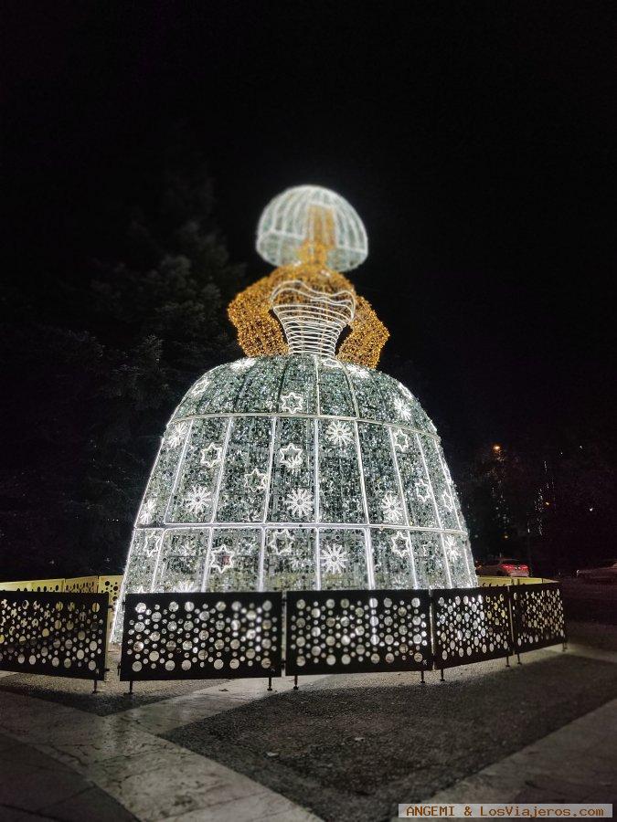 Menina en el Paseo del Prado, Meninas Madrid Gallery 2023