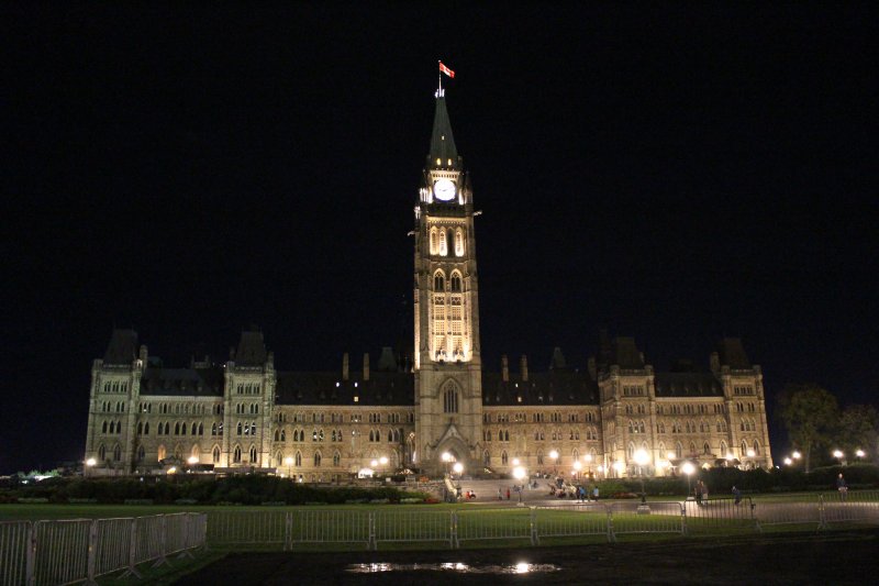 El parlamento de Otawa por la noche, Viaje a Canada Este con Barceló Viajes en Octubre 0