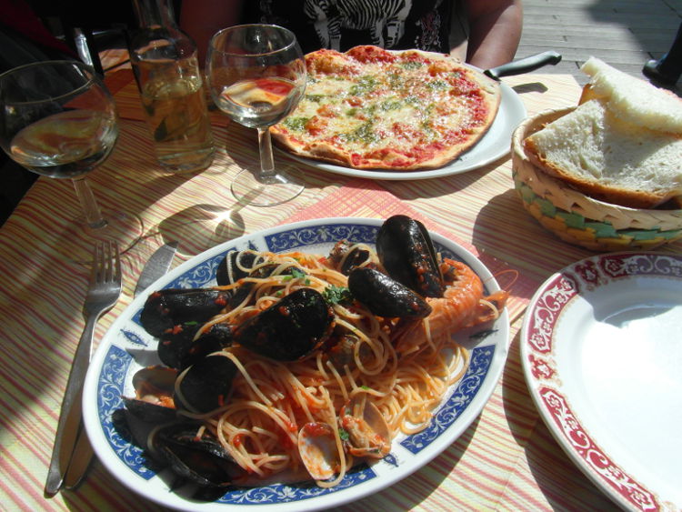 Comer en  Monterosso Cinque Terre: Ristorante L'Alta Marea