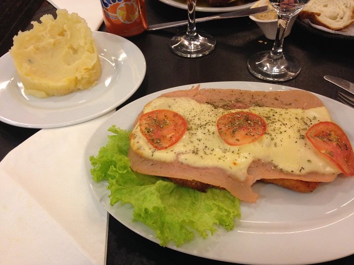 Suprema de pollo + guarnicion de puré de patatas, Comer en El Calafate: restaurantes - Santa Cruz, Argentina 0