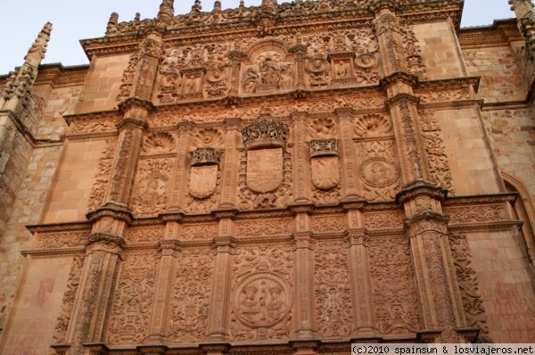 Fachada Universidad de Salamanca
Fachada de la Universidad de Salamanca. ¿ quien busca la Rana?
