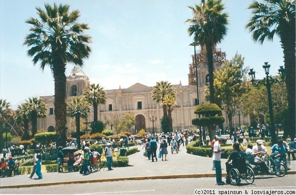 Plaza de Armas y Catedral de Arequipa
La plaza de Armas es el corazón de la ciudad blanca, Arequipa.
