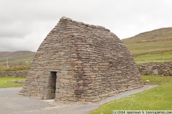 Oratorio de Gallarus - península de Dingle - Kerry
Se considera la iglesia paleocristiana mejor conservada de Irlanda. Es una pequeña ermita de piedras unidas sin argamasa.
