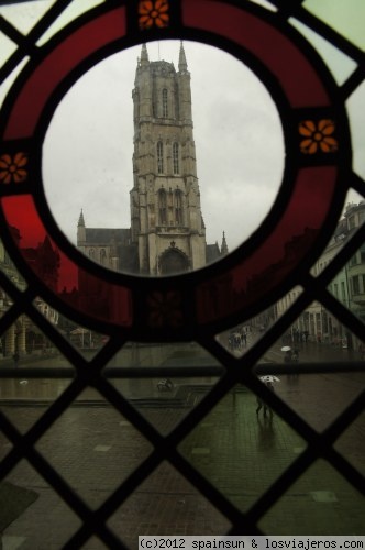 Torre de la Catedral de Gante
Torre de la Catedral de Gante desde la base de la Torre Belfort.
