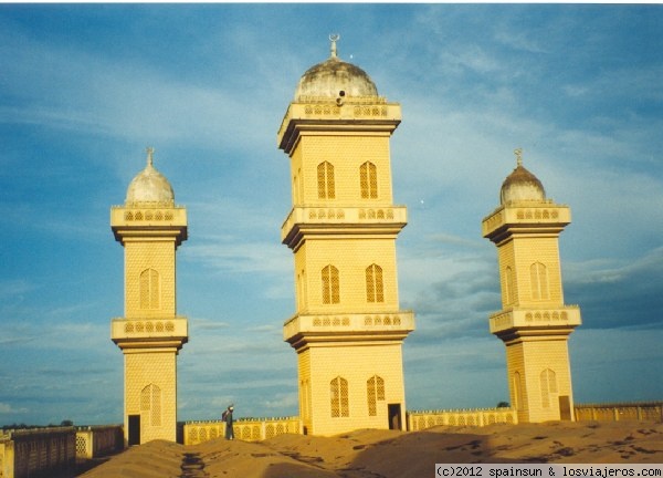 Gran Mezquita de Korhogo
Minaretes de la Gran Mezquita de Korhogo, vistos desde el tejado.
