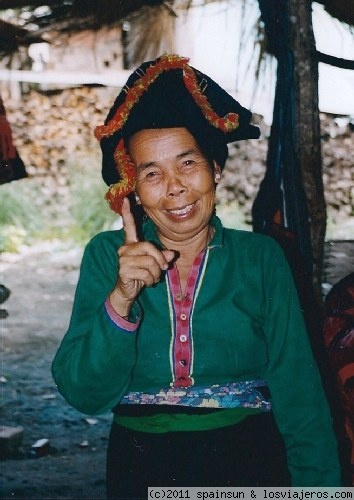 Mercado de Muang Sing
Mujer de la tribu Thai Lu, en Muang Si, frontera con China, la zona étnica mas importante de Laos y donde se concentran la mayor parte de las tribus del país.
