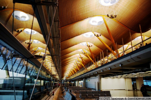 Aeropuerto Madrid-Barajas - Terminal Satélite
Terminal Satélite del Aeropuerto Madrid Barajas.
