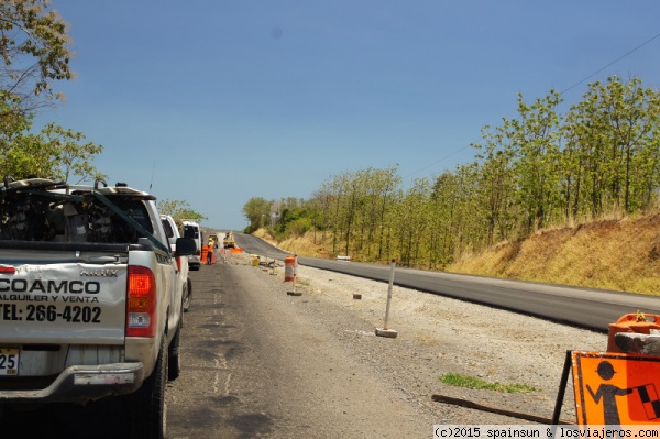 Atasco y obras en la carretera Panamericana cerca de David - Chiriqui
Menudos atascos que se forman en esta carretera que tiene 200 km de obras ininterrumpidas.
