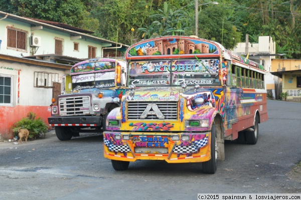 Autobús pintado panameño - Portobelo
Estos autobuses se ven por todo el país, cada uno pintado de un modo mas original que el otro.
