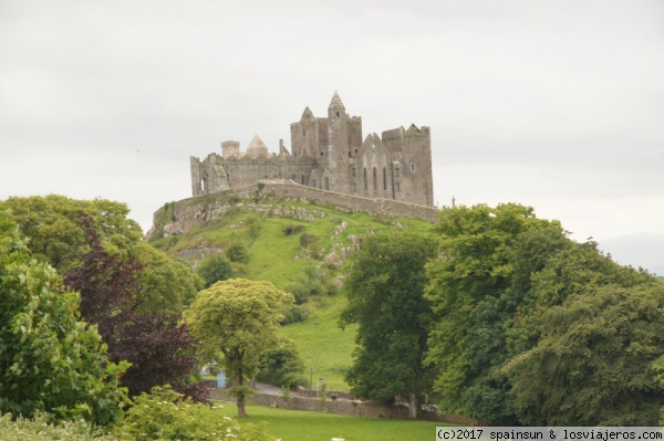 Roca de Cashel - Condado de Tipperary
La roca de Cashel en el corazón de Irlanda, un lugar envuelto en misterio y leyenda.
