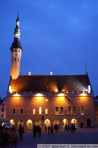 Ayuntamiento de Tallin
Este edificio gótico tardío es el uno de los mas afamados edificios de la ciudad mediaval y de toda Estonia.
