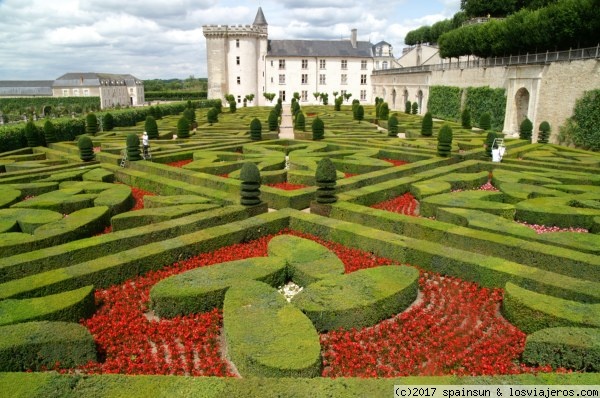 Jardines del Castillo de Villandry - Valle del Loira
Jardines del Castillo de Villandry unos de los mas bellos y espectaculares del Valle del Loira
