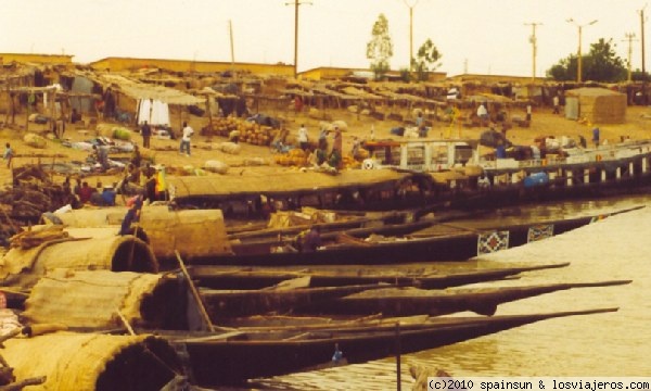 Puerto de Mopti
Mopti es un importante puerto sobre el río Níger y el centro del turismo de Mali.
