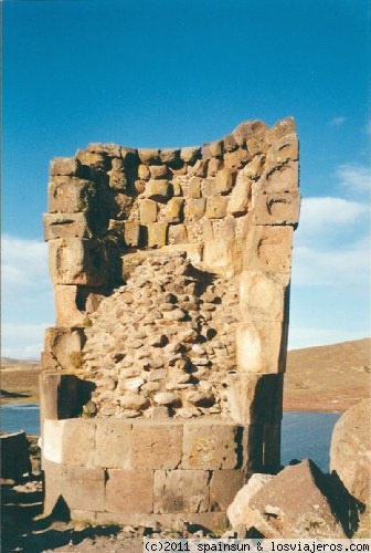 Ruinas de Sillustani
Las Ruinas de Sillustani son una excursión que se hace desde Puno con gran facilidad. En este caso son torres que pudieron ser utilizadas como observatorio astronómico.
