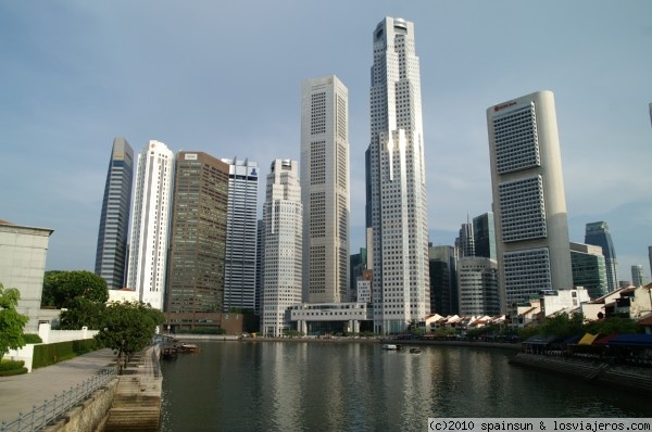 Centro financiero de Singapur
Rascacielos en el centro financiero de Singapur.
