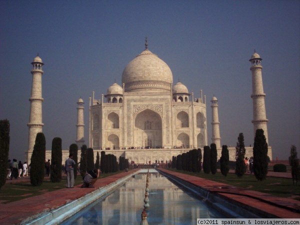 Vista del Tah Mahal - Agra
Uno de los edificios mas elegantes del mundo: El Tah Mahal.
