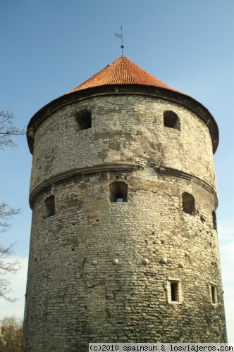 Kiek in de Kok - Tallin
Kiek in de Kok era la torre artillera mas poderosa de todo el norte de Europa durante el siglo XVI. Fue construida al final del siglo XV y tiene un diametro de 17 metros.

