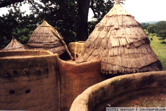 Tejado de una Tata tamberma
La Tata es la casa tradicional del valle de Tamberma.
