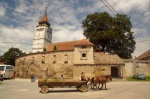 Iglesia fortificada y carro - Transilvania