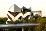 Edificios de arquitectura vanguardista -Futuroscope- Poitier
Francia, Poitiers, Futuroscope, parque temático
