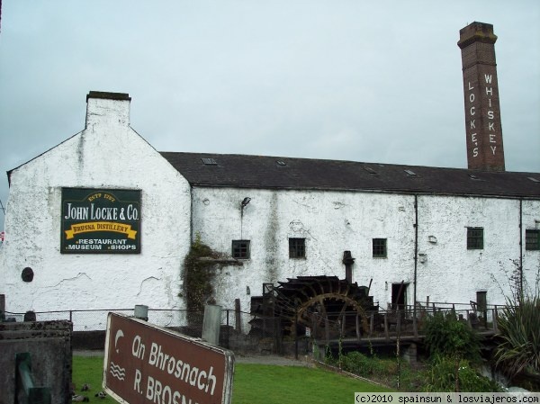Destilería de Whisky
Destilería tradicional de Whisky en el centro de Irlanda.
