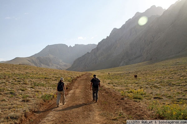 Empezamos excursión 1r dia a Dipsiz
Primeros pasos de camino a Dipsiz (Çagalin Gölü)
