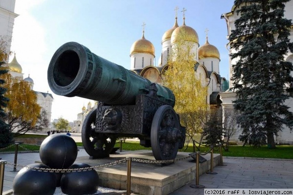 Cañón del zar Iván el Terrible
Cañón del zar Iván el Terrible, Kremlin, Plaza Roja, Moscú
