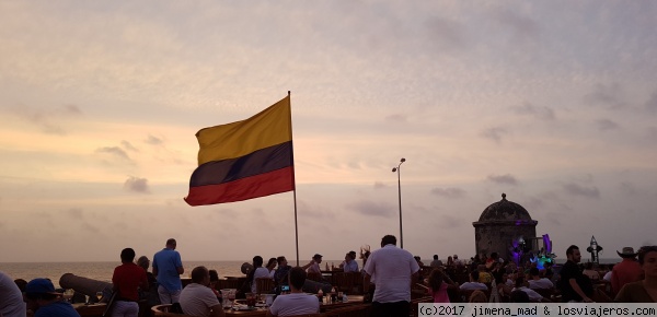 Atardecer en el Café del Mar
Precioso atardecer visto desde el Café del Mar
