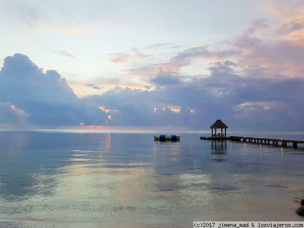 El embarcadero al amanecer, X'Tan Ha Resort (Belice)
Vista del embarcadero al amanecer, momento de paz absoluta.

