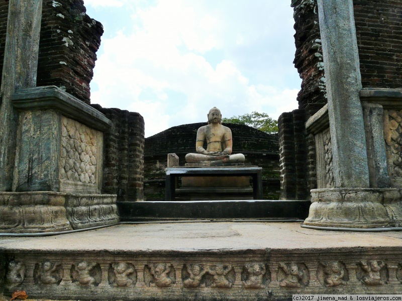 Maravilloso Sri Lanka, ese pequeño gran país - Blogs de Sri Lanka - Día 3 Sigiriya, Polonnaruwa, Safari Minneriya al atardecer (3)