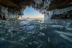 Cueva en Isla Ogoy