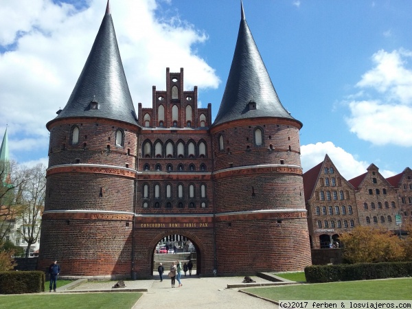 Puerta Holsten. Lubeck
Puerta Holsten. Lubeck
