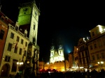 Praga: Plaza de la ciudad vieja por la noche