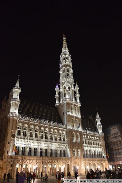 Grand Place Bruselas
Edificio curioso con una gran historia. La plaza entera merece una visita
