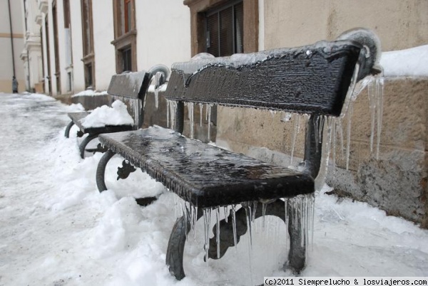 El invierno banco en Praga
El frio en todo su esplendor en la plaza de Mala Strana.
