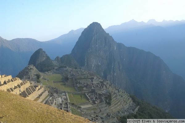 Machu Picchu
Justo a la salida del sol.
