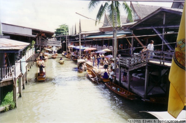 Mercado Flotante de Damnern Saduak
El Mercado Flotante de Damnern Saduak en 1996, en los alrededores de Bangkok.
