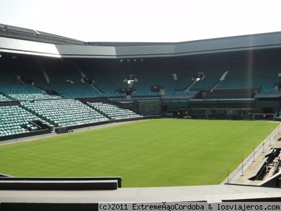 Pista Central de Wimbledon
Pista central del All England Tennis Club con el marcador de la última final aún vigente....
