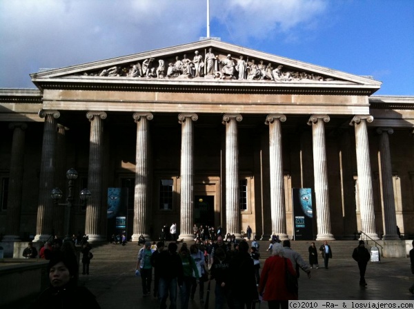 Museo Británico
Es un museo increible, lleno de piezas únicas como La Piedra Roseta (la pieza que más interés tenia en ver). Se requieren varias horas para poder apreciar las maravillas que alberga.
