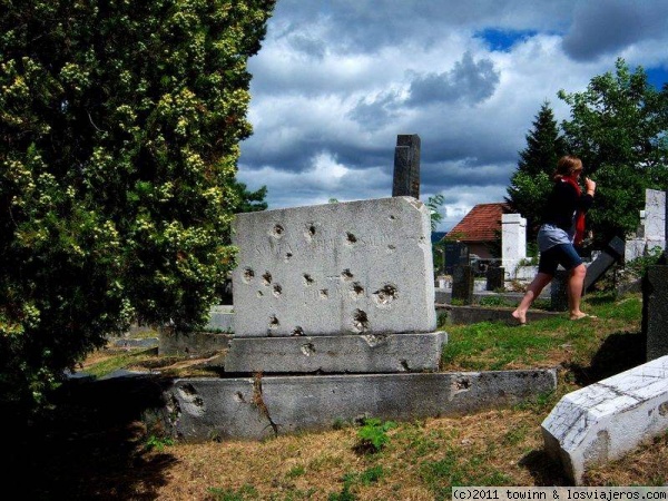 Cementerio
Cementerio judio destrozado. Sarajevo
