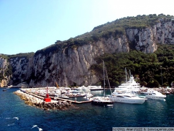 Puerto de Capri
LLegando al puerto de Capri.
